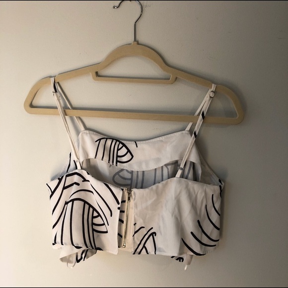 crop top - Picture 2 of 4